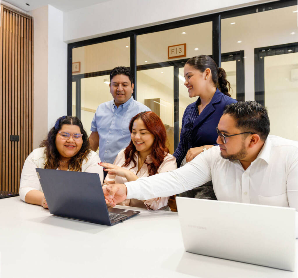 Innovación con excelencia: transforma tu negocio con soluciones estratégicas.